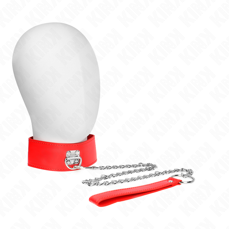 Collier de soumission rouge en cuirette avec laisse à chaîne et poignée, porté sur une tête de mannequin blanche, accessoire BDSM coloré ajustable jusqu'à 65 cm.