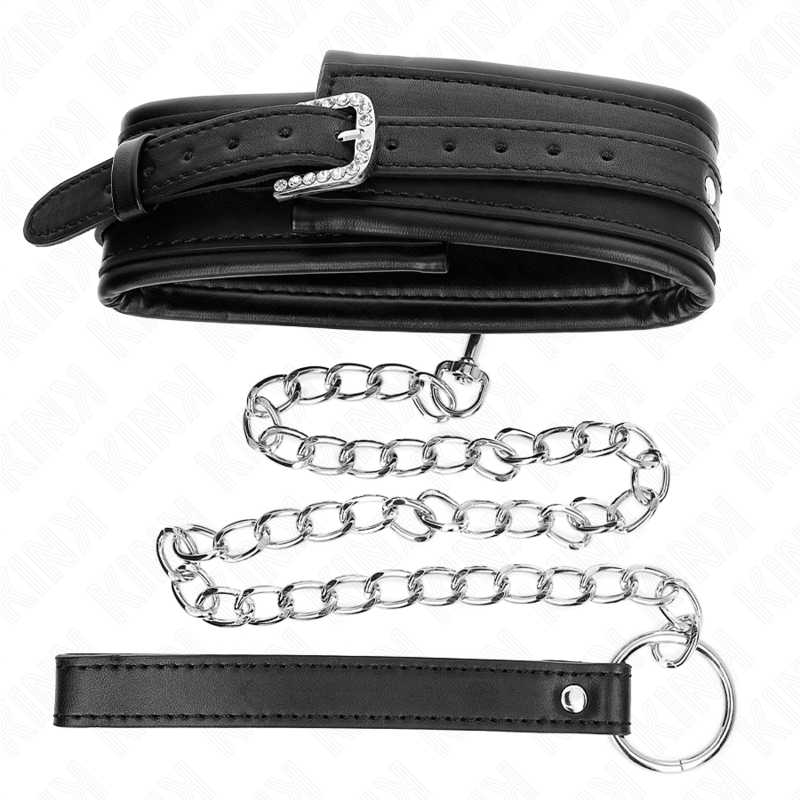 Collier de soumission à boucle brillante avec laisse — détail texture surface