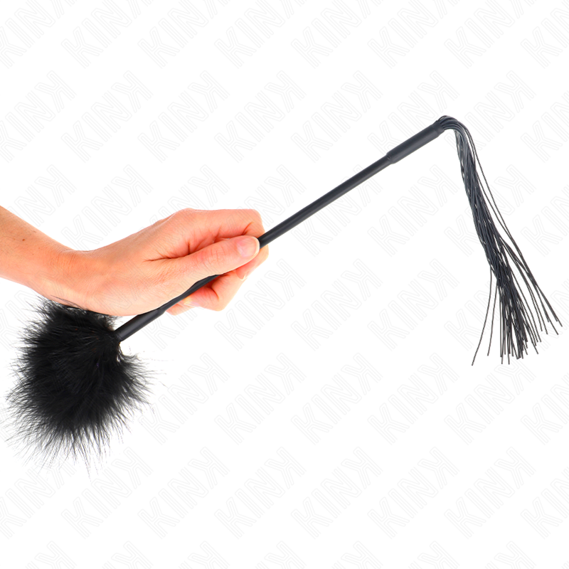 Martinet en silicone avec plumes — vue de profil