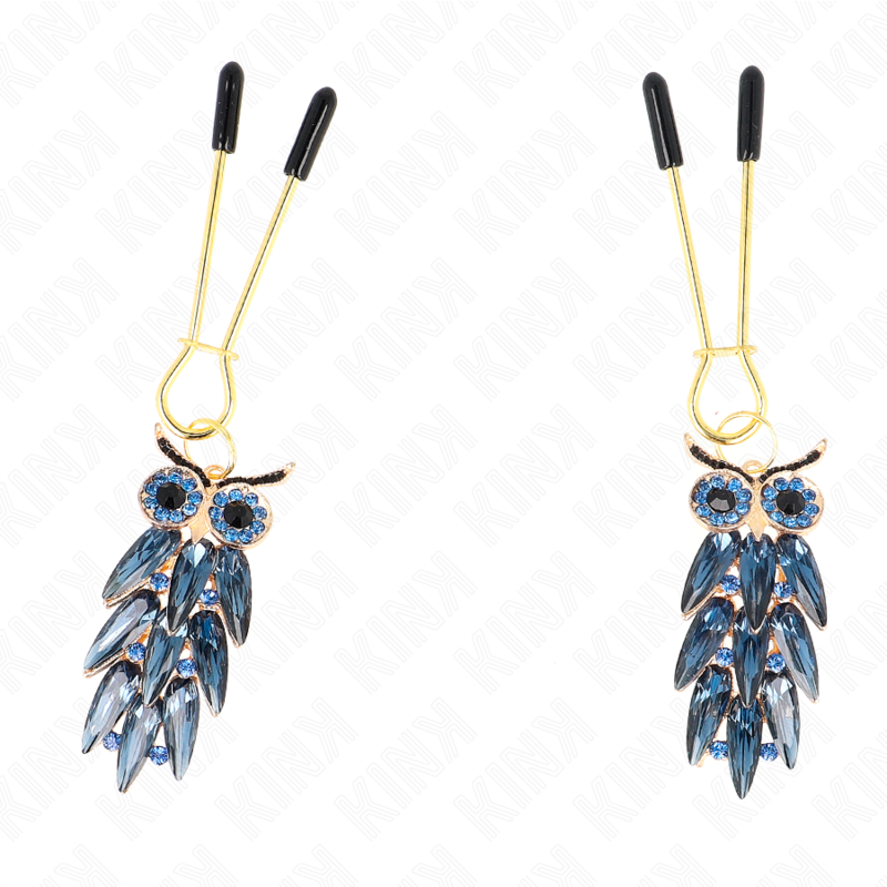 Pinces à tétons à pendentifs hibou bleu nacré, présentées suspendues, embouts gainés noirs, bijou de peau BDSM pour une stimulation par pincement décorative.