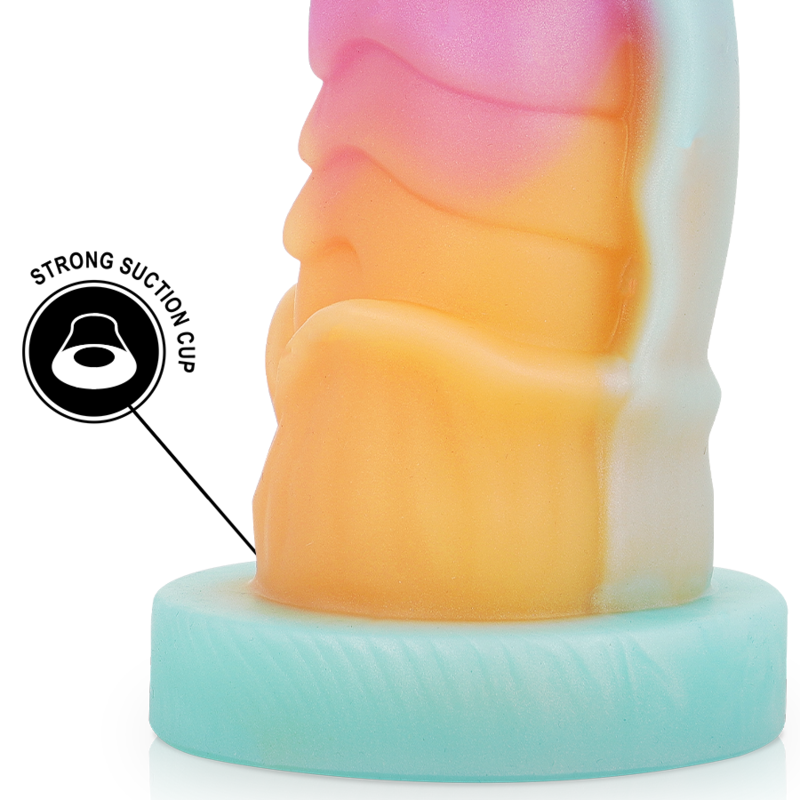 Gros plan du gode fantaisie Kelpie en silicone, stries jaunes et orangees facon tentacule sur large base ventouse turquoise, picto strong suction cup.