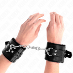 kink appui poignets doubles de fourrure avec trous carres noir et ceinture noire reglable 17 29 cm x 6 cm