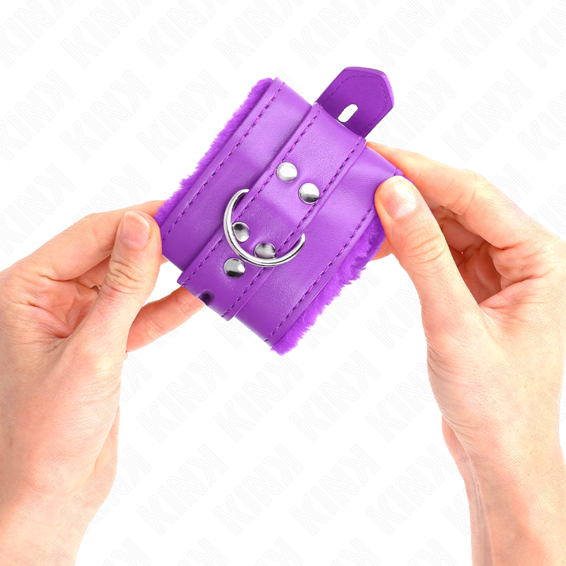 kink appui poignets doubles de fourrure avec trous carres violet et ceinture violet reglable 17 29 cm x 6 cm