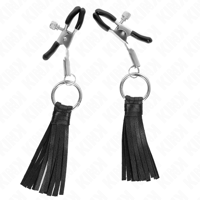 Paire de pinces a tetons reliees par un anneau central, pampilles en cuir noir effrange suspendues, gros plan produit qui detaille le serrage metallique et les franges decoratives.
