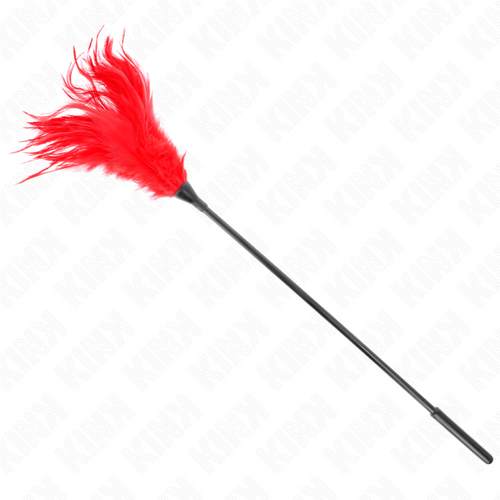 Plumeau a plumes rouges sur longue tige noire fine, presente en entier sur fond blanc. Accessoire sensoriel a l'allonge pour effleurer la peau a distance.