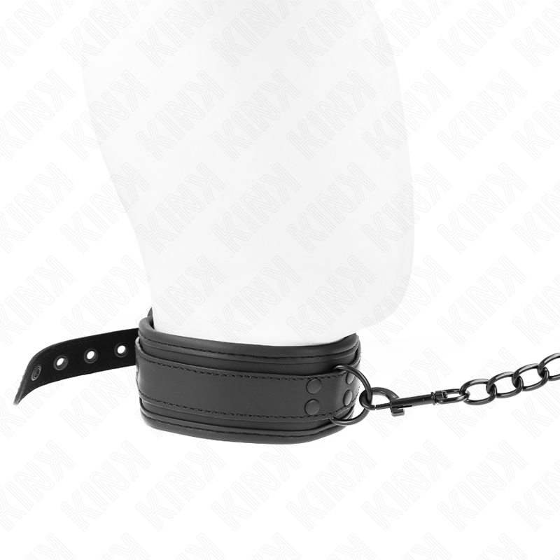 Collier de bondage en néoprène avec laisse — vue de dos