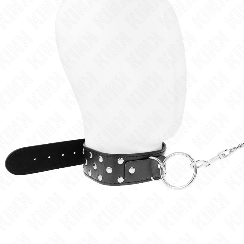 Collier à anneau central et rivets sur ceinture réglable — vue de dos