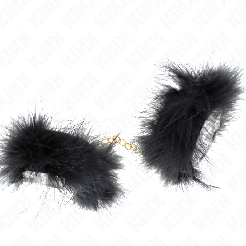 Manchettes plumes et chaîne dorée glamour — vue de dos