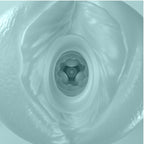 Gros plan macro sur la texture interne nervuree bleu pale du masturbateur masculin a etirer Pretty Love, tunnel souple en TPR aux reliefs stimulants pour le plaisir solo