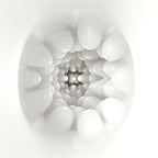 Vue intérieure du masturbateur Catherine Olga blanc, tunnel TPR aux nodules souples en couronne autour d'un coeur étoilé, texture stimulante non réaliste.