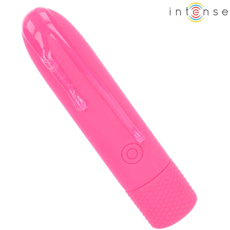 Gros plan du mini vibromasseur bullet rose Intense en silicone brillant, corps lisse galbe et base texturee, stimulateur clitoridien compact a bouton unique.