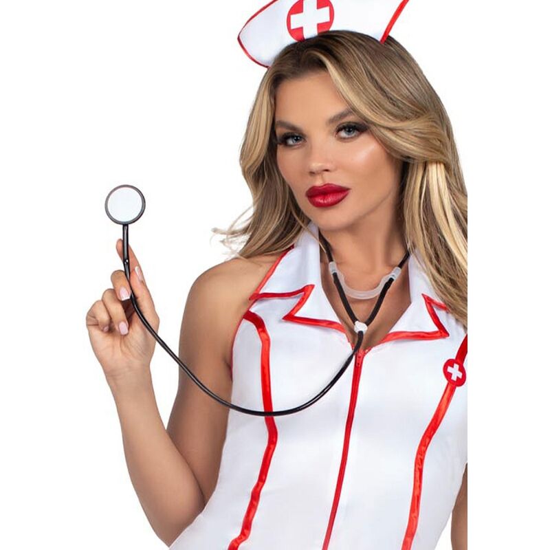 Gros plan du buste du costume infirmiere : robe blanche zippee a lisere rouge, coiffe a croix et stethoscope, detail Leg Avenue.