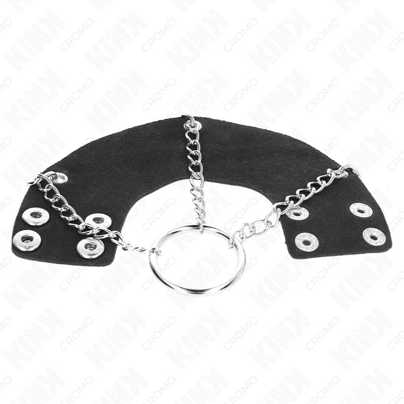 Anneau pénis en métal à chaîne avec ceinture en cuir — détail texture surface