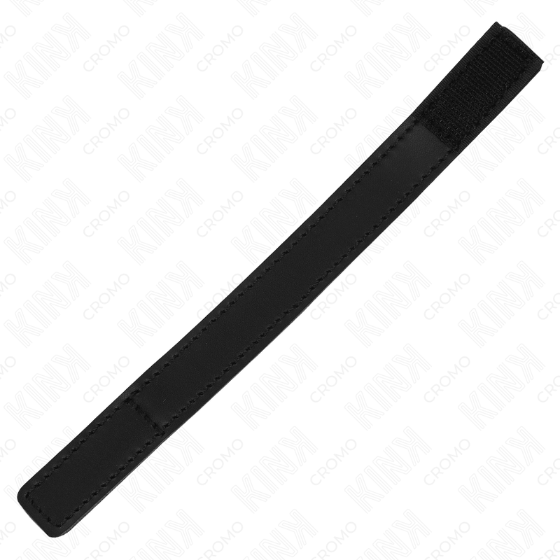 Anneau pénien en cuir réglable à fermeture velcro — détail texture surface