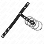 Harnais cockring en cuir a anneaux d'acier et pressions, gaine penienne BDSM masculine presentee seule sur fond blanc