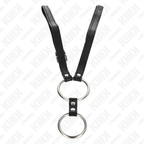 Harnais penien cuir a sangle reglable et anneau metallique pendant, accessoire cockring BDSM masculin presente suspendu sans modele