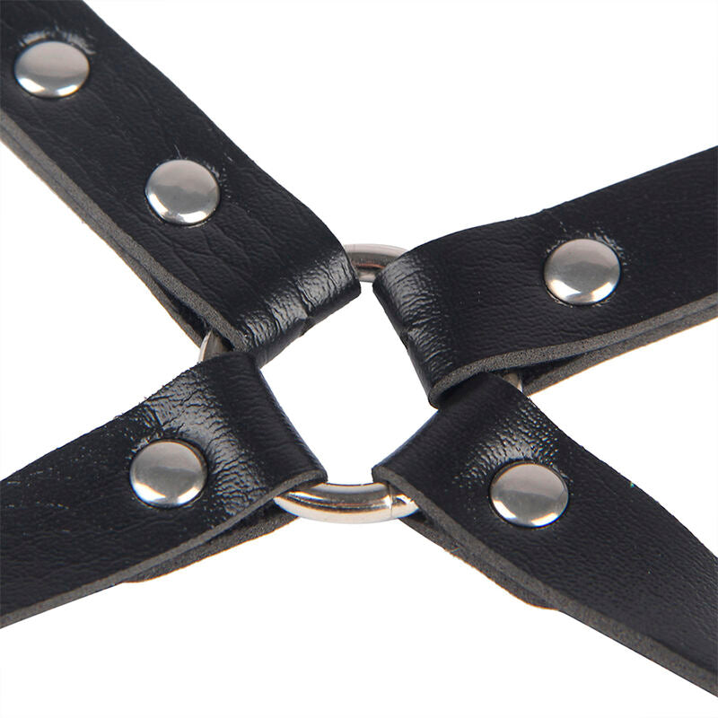 Menottes avec ceinture de bondage noire — détail texture surface