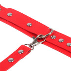 Set menottes et ceinture de bondage rouge — vue rapprochée