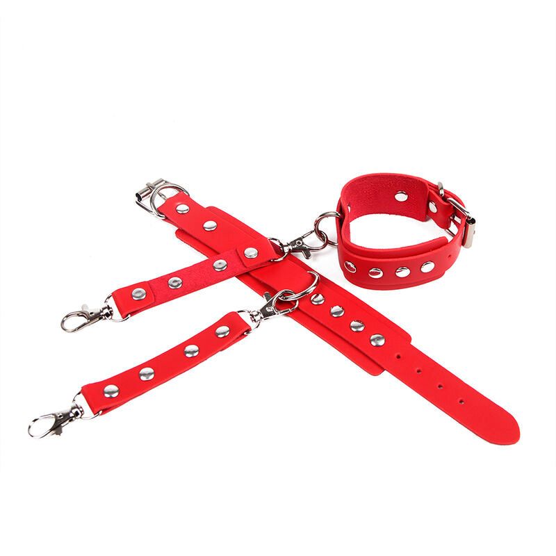 Set menottes et ceinture de bondage rouge — détail texture surface