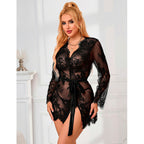 Ensemble nuisette dentelle et string noir — détail texture surface