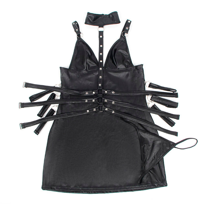 Robe wetlook noire Subblime presentee a plat, harnais de sangles a rivets, choker et lanieres laterales, jupe moulante effet cuir.