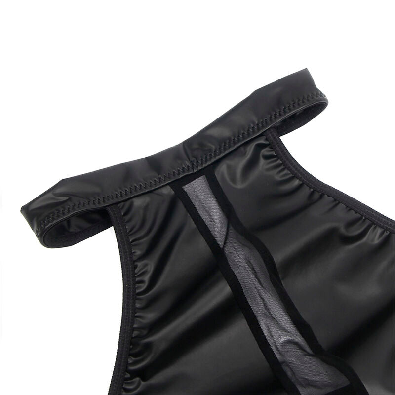 Gros plan sur la jonction cuir synthetique et bande de maille transparente de la robe Subblime, contraste de matieres, detail textile rapproche.