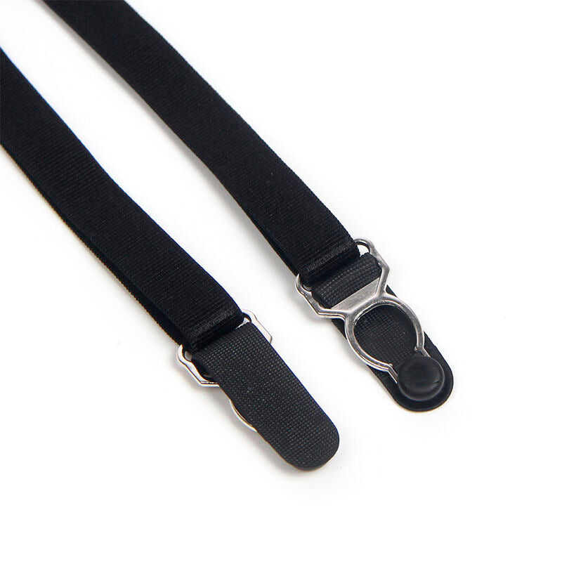 Detail en gros plan d'une sangle de jarretelle elastique noire avec clip metallique du body Subblime, finition reglable presentee isolement.