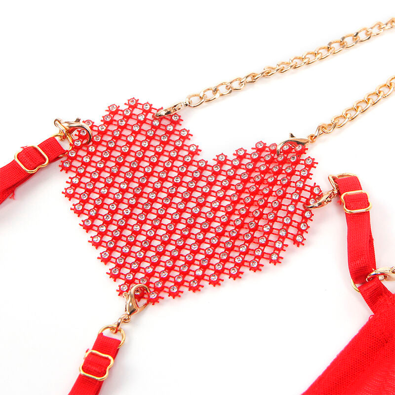 Ensemble maille rouge avec chaînes et coeur — détail texture surface
