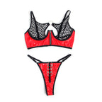 Ensemble lingerie cuir verni rouge et maille avec zip — vue rapprochée