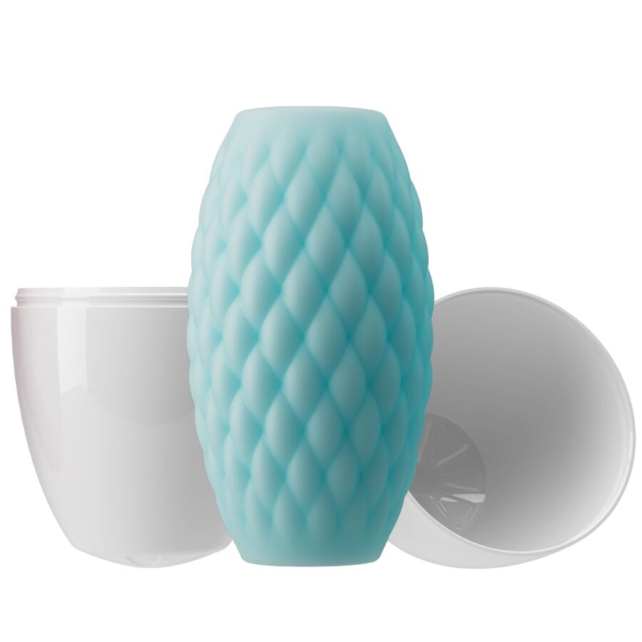 Masturbateur Athena bleu vert sorti de son etui rigide ouvert, gaine souple a relief losange en silicone, coque protectrice pour le transport.