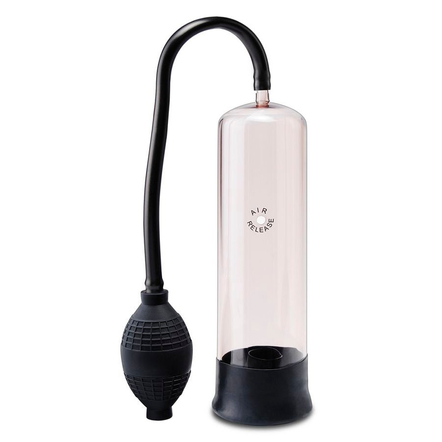 Pompe a penis a tube transparent avec poire-pompe noire et valve de decharge d'air, ouverture souple pour faciliter l'entree et suivre l'effet de succion.