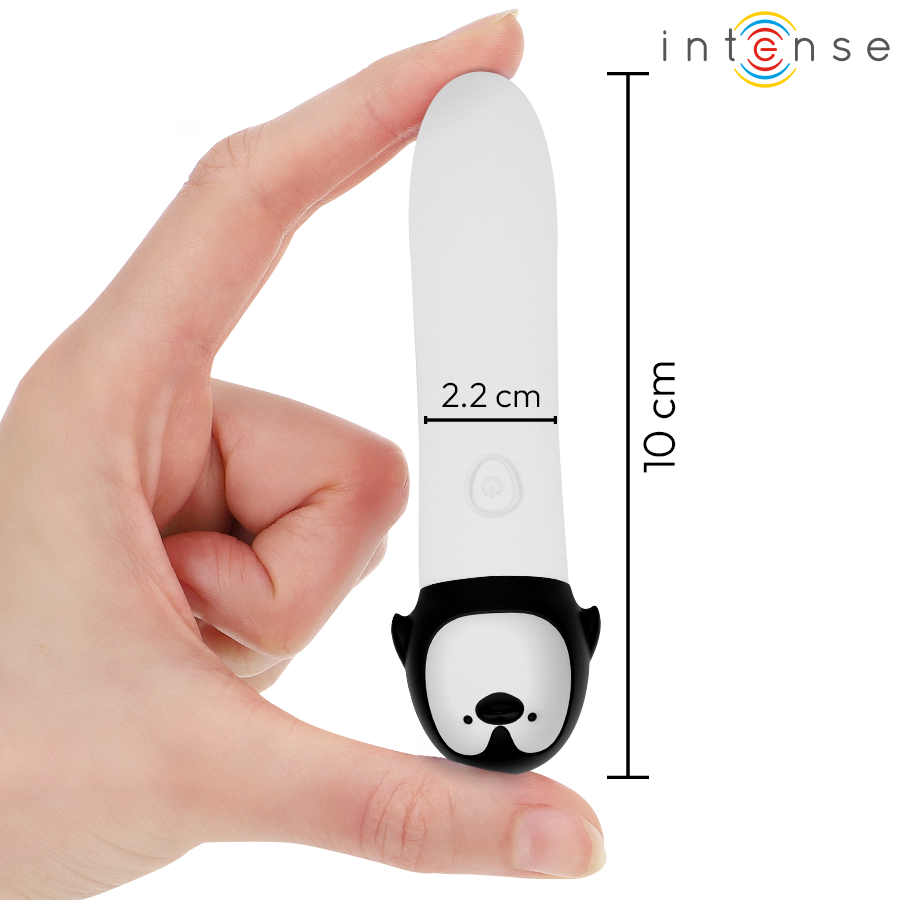 Mini vibromasseur bullet Rico design pingouin tenu entre les doigts, schema des dimensions 10 cm de long et 2,2 cm de diametre, stimulation ciblee.