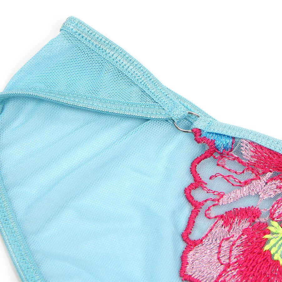 Detail de la culotte en maille bleue translucide Subblime brodee de fleurs en relief, finition des coutures presentee a plat sans mannequin.
