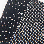 Gants longs transparents pailletés à motif diamant — détail texture surface