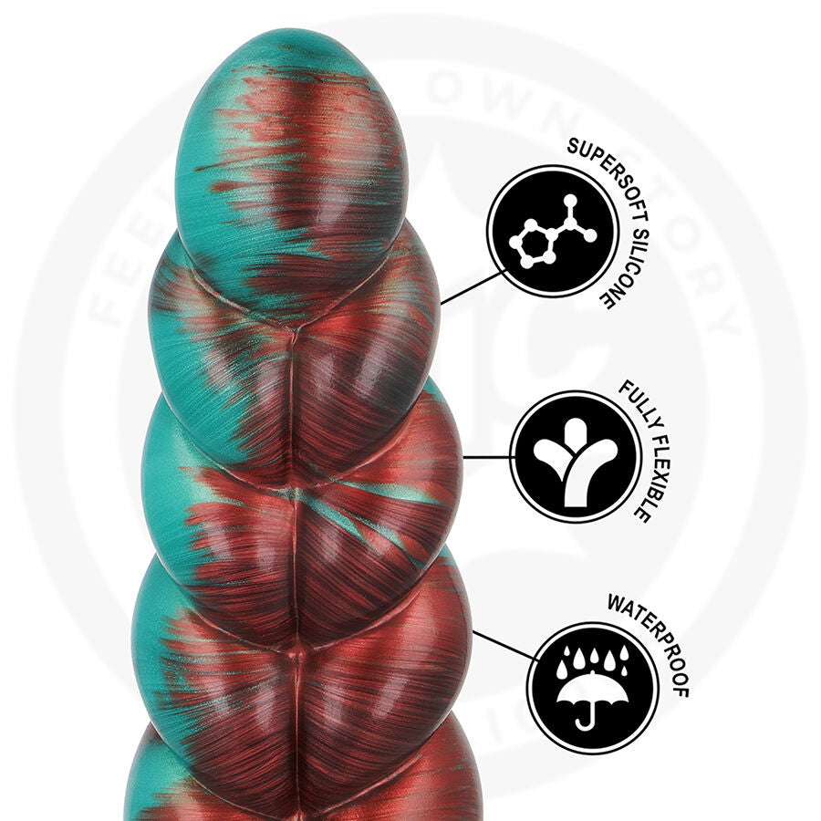 Gros plan du gode fantaisie en silicone torsade, etages en spirale turquoise et bordeaux, avec pictos supersoft, flexible et waterproof, design fantasy non realiste.
