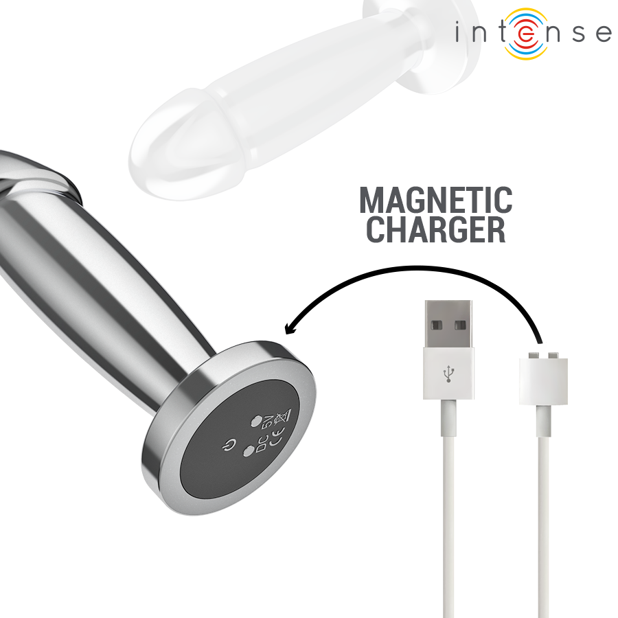 Plug anal Intense translucide a embout metal, illustre avec son cable de charge magnetique USB, base plate stable pour un usage anal en toute securite