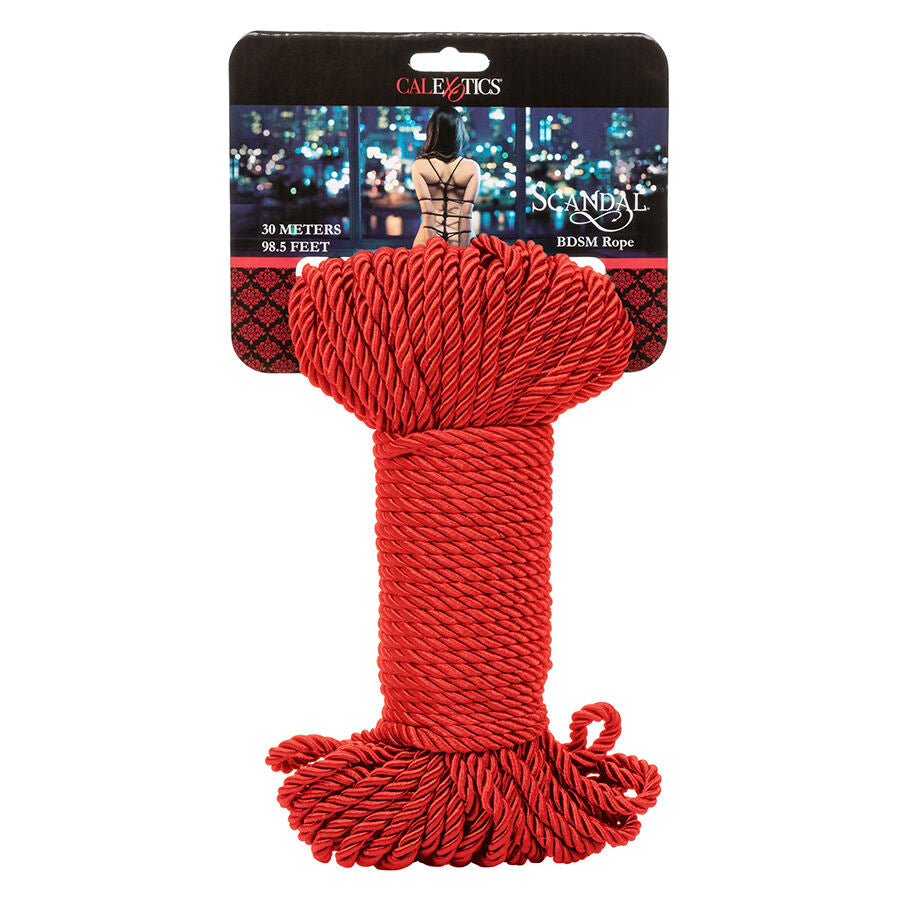 Corde shibari rouge en nylon CalExotics sur sa carte de presentation, certifiee body safe, fibre souple pensee pour les jeux de contrainte et le bondage decoratif en couple