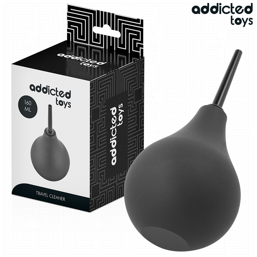 Poire de lavement Addicted 160 ml en silicone noir presentee a cote de sa boite Travel Cleaner, embout effile pour une hygiene anale avant les jeux.