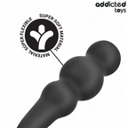 Plug anal Addicted en silicone souple noir a billes etagees, gros plan sur la matiere super soft material super flexible et logo des caracteristiques.