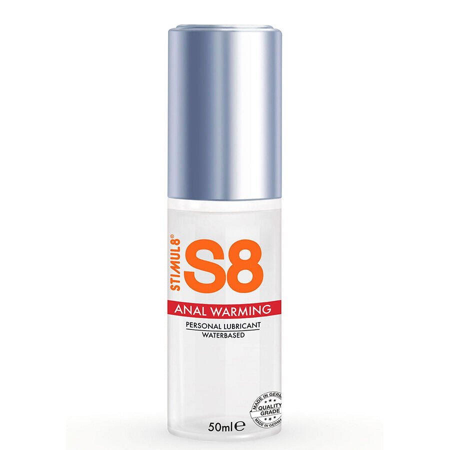 Flacon pompe S8 Anal Warming 50 ml vu de trois quarts, lubrifiant anal base eau chauffant, capuchon argente, glisse douce compatible preservatifs.