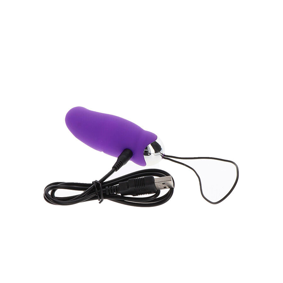 Oeuf vibrant violet en silicone branche sur son cable USB de recharge noir, cordon de rappel visible. Stimulateur a 8 modes rechargeable et etanche.