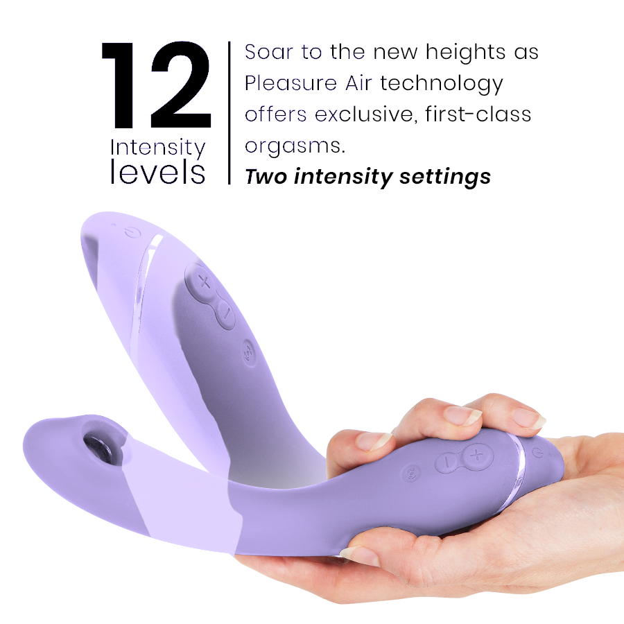 Womanizer OG lavande tenu à l'horizontale dans une main, à côté du visuel 12 niveaux combinant ondes d'air et vibrations sur le point G. Échelle de taille montrée en main.