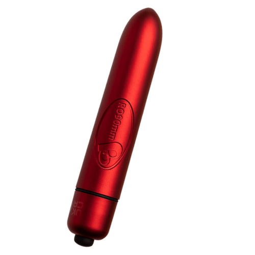 Vibromasseur bullet rouge métallisé gravé du logo Rocks-Off, embout de commande visible, présenté seul de profil, corps cylindrique lisse sans détail figuratif.