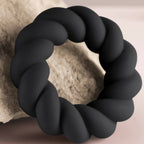 Anneau pénien en silicone souple ajustable confort — détail texture surface