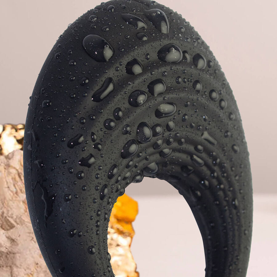 Anneau pénien vibrant en silicone pour couple — détail texture surface