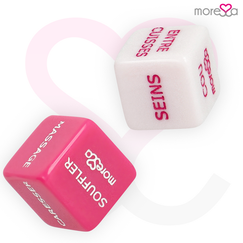 Gros plan sur les deux des coquins Moressa, cube rose Souffler-Masser et cube blanc Seins-Entre cuisses, en resine de 2 cm pour pimenter les preliminaires en couple.