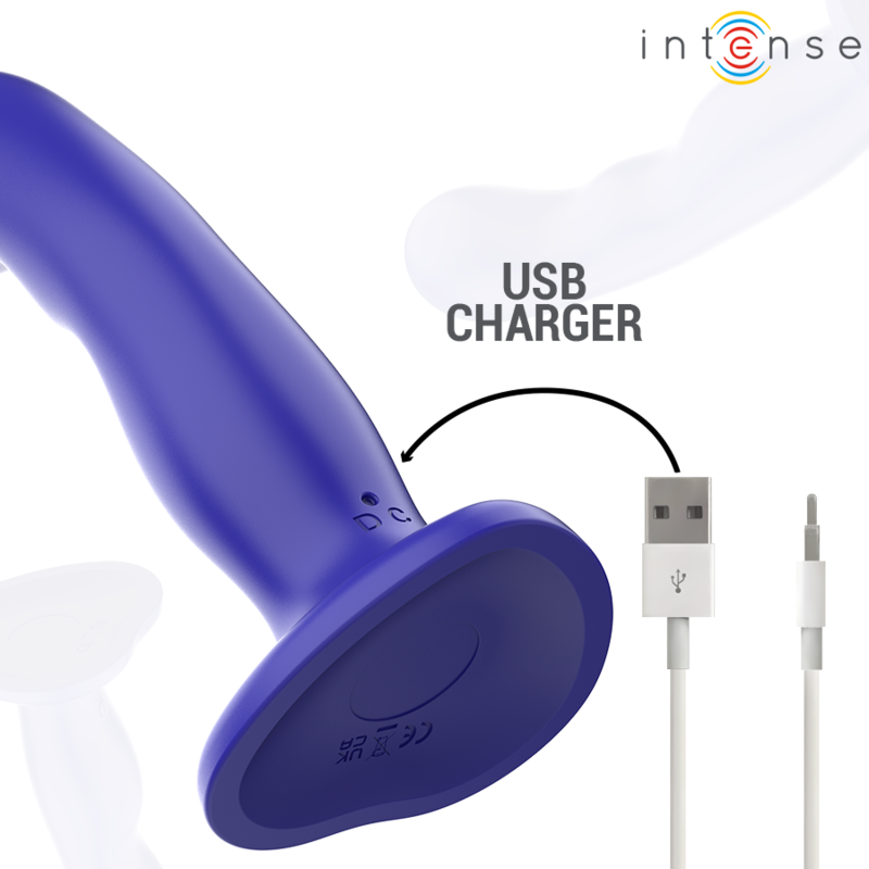 Gode Shorty violet en silicone a ventouse presente avec son cable de charge USB, vibromasseur fun rechargeable pour stimulation interne mains libres