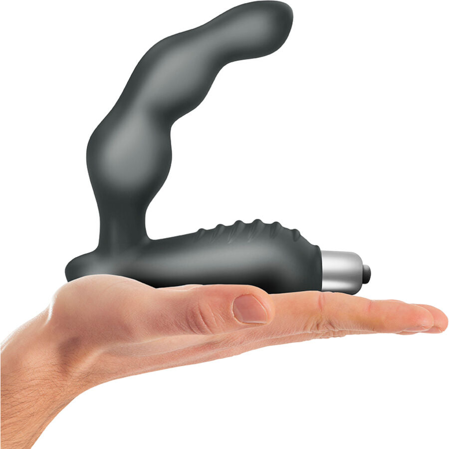 Stimulateur de prostate Villo pose sur une main, montrant la tete inclinee, le bras perineal strie et la base, jouet anthracite a pression douce a 10 vitesses.