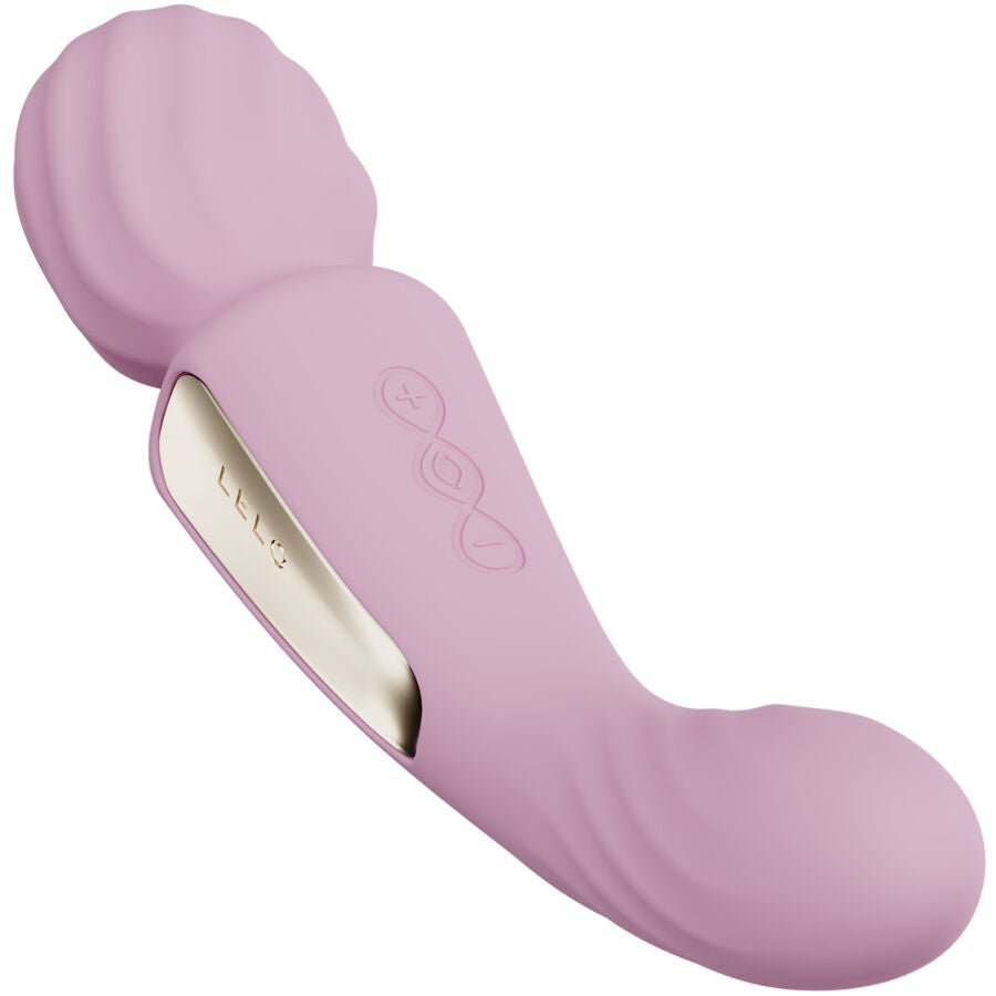 Wand double stimulation Lelo rose courbe montrant ses deux tetes opposees et la commande tactile, masseur connecte en silicone sans coutures a double moteur.