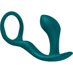Cockring avec plug anal Bootie Ring en silicone vert vu de trois quarts, anneau souple prolonge d un plug courbe lisse non realiste pour stimuler la prostate a chaque poussee.